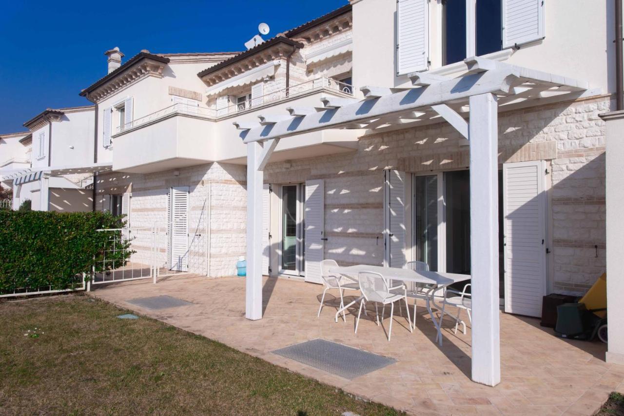 S018 - Sirolo, Nuovissimo Trilocale In Pietra Con Giardino Dx公寓 外观 照片